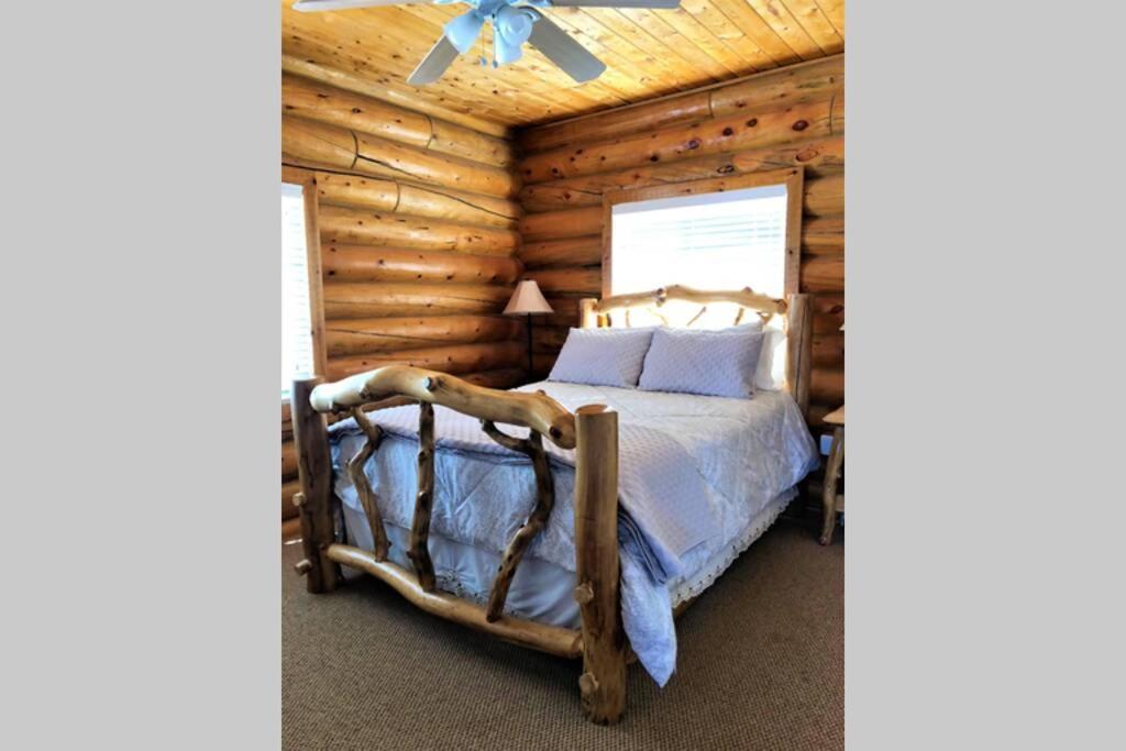 Red Rock Ranch Log Cabin: Large, Fully Furnished Escalante Exterior foto