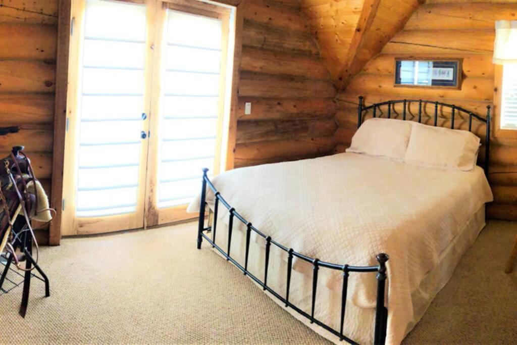 Red Rock Ranch Log Cabin: Large, Fully Furnished Escalante Exterior foto