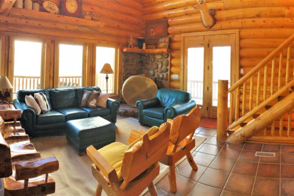 Red Rock Ranch Log Cabin: Large, Fully Furnished Escalante Exterior foto